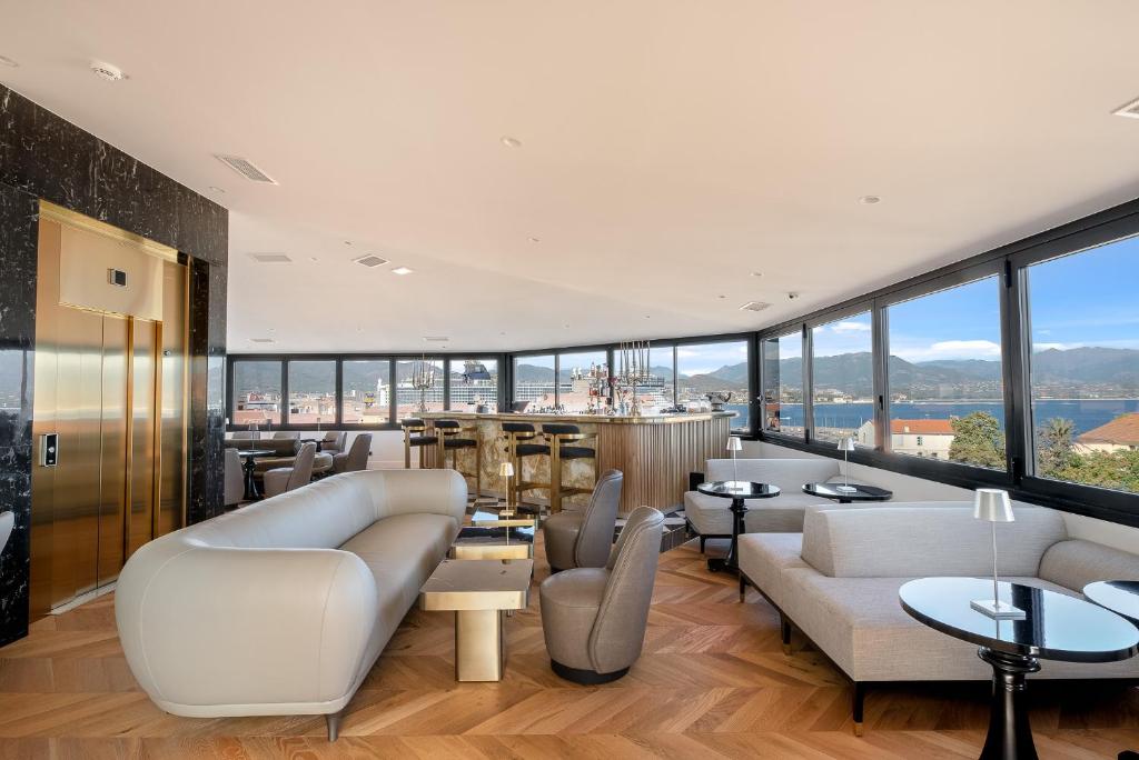 Posezení v ubytování Hotel San Carlu Citadelle Ajaccio