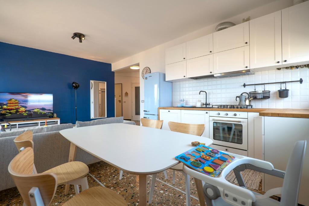 Kuchyňa alebo kuchynka v ubytovaní Babyaccomodation Family Heaven