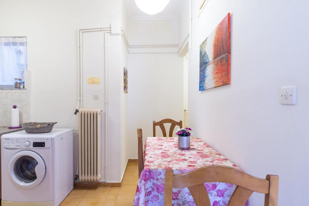 Fotografia z galérie ubytovania Mema's Tranquil Apartment in Patra v destinácii Patra