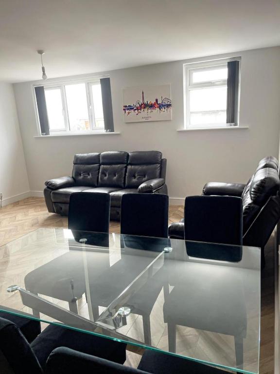 Smith Stayz Apartments - Two-Bedroom Apartment