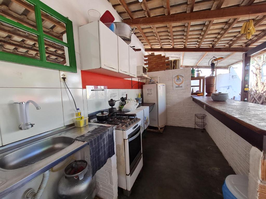 Kuchyň nebo kuchyňský kout v ubytování HI Hostel Chapada