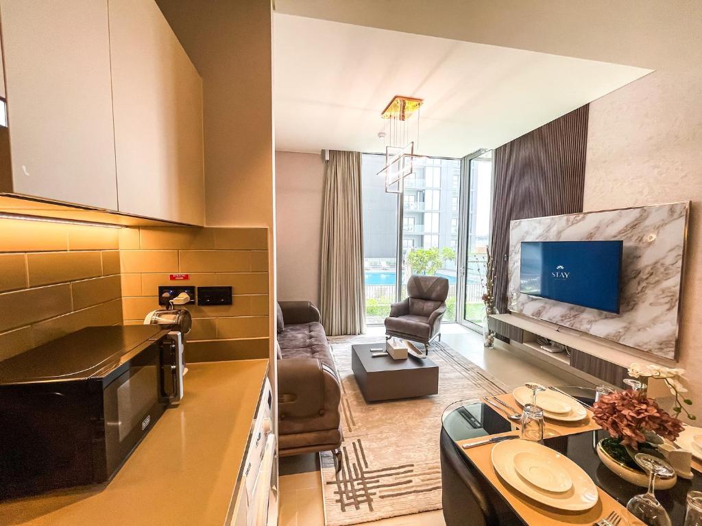 STAY BY LATINEM Luxury 1BR Holiday Home CV A207 near burj khalifa - Квартира с одной спальней