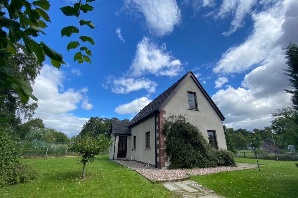 Lower Curr, Highland Holiday Homes, Skye of Curr (updated prices 2024)