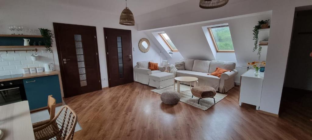 Posedenie v ubytovaní Apartament w centrum - Nasze poddasze
