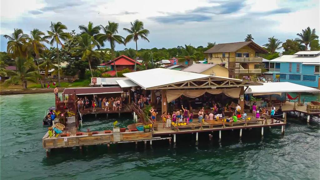 Tetamu yang menginap di Aqua Lounge