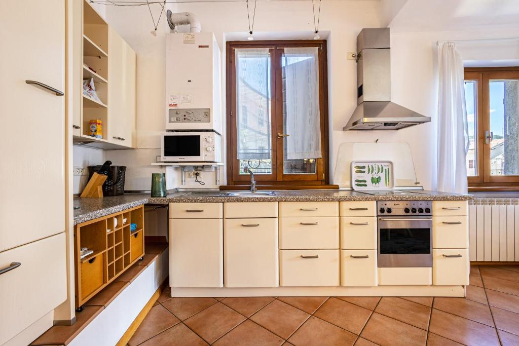 A kitchen or kitchenette at Appartment Capri