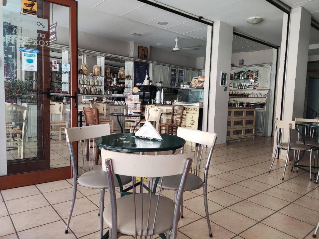 ΞεΝΩΝΑΣ ΕΞΑΡΧΟΣ - 8