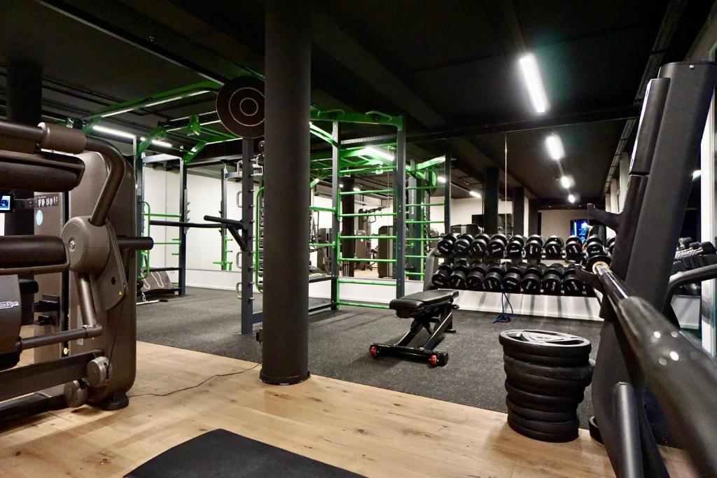 Spordikeskus ja/või sportimisvõimalused majutusasutuses Business Hotel Maier
