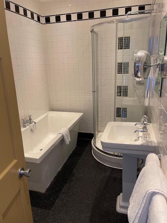 Manor Hotel by Greene King Inns - Superior Double Room