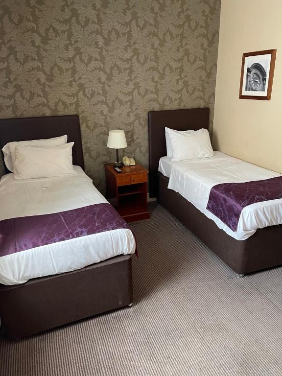 Manor Hotel by Greene King Inns - Twin Room