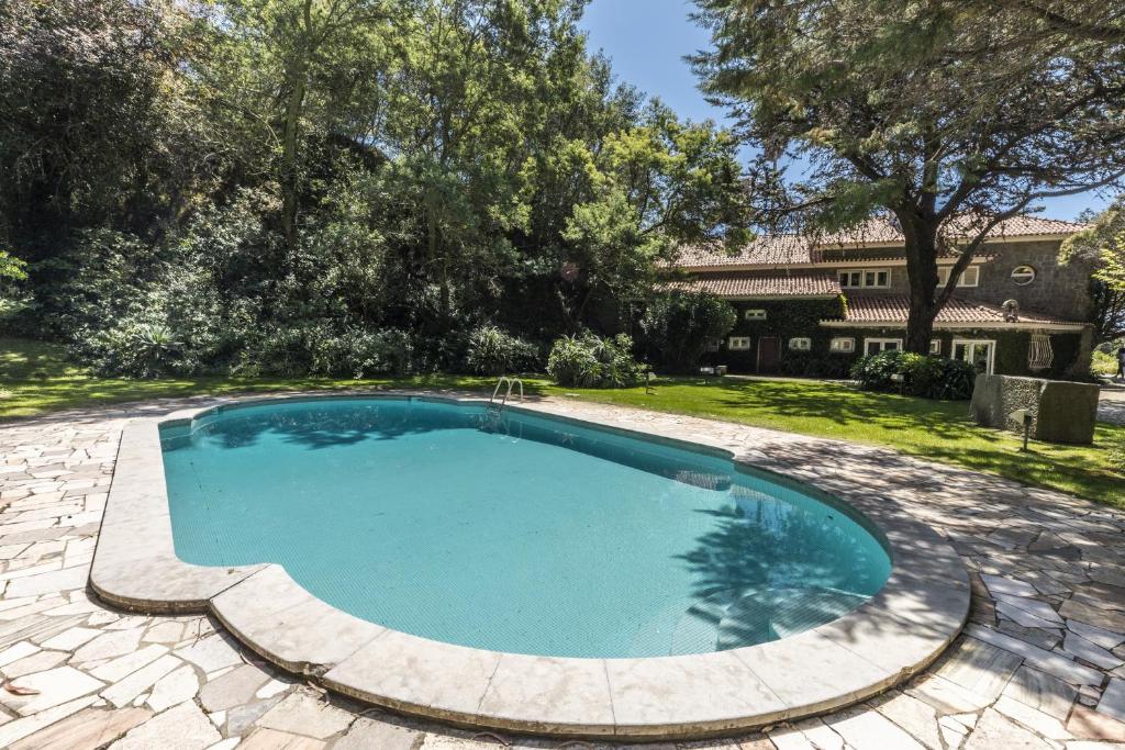 Πισίνα στο ή κοντά στο Hideaway Paradise by CadenzaLux