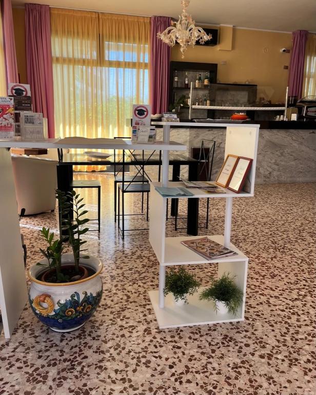 Kuchyň nebo kuchyňský kout v ubytování Hotel Astor