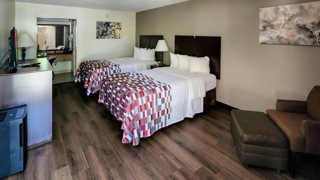 Red Roof Inn Tallahassee East photo