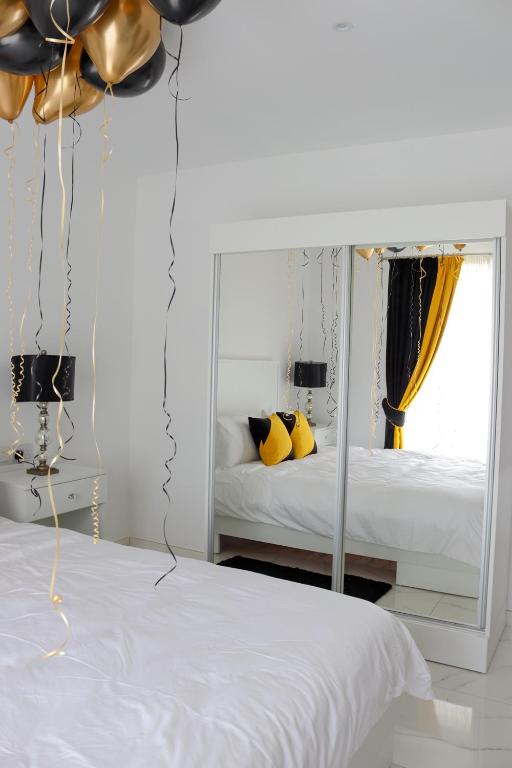 100 Boutique Living - 13