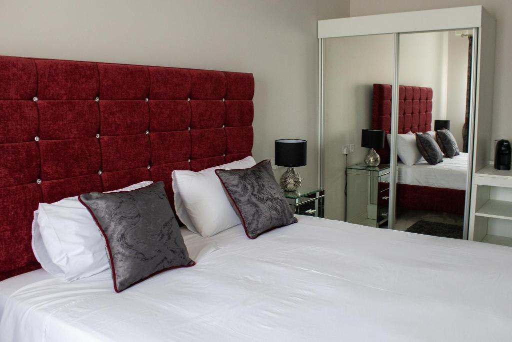 100 Boutique Living - 6