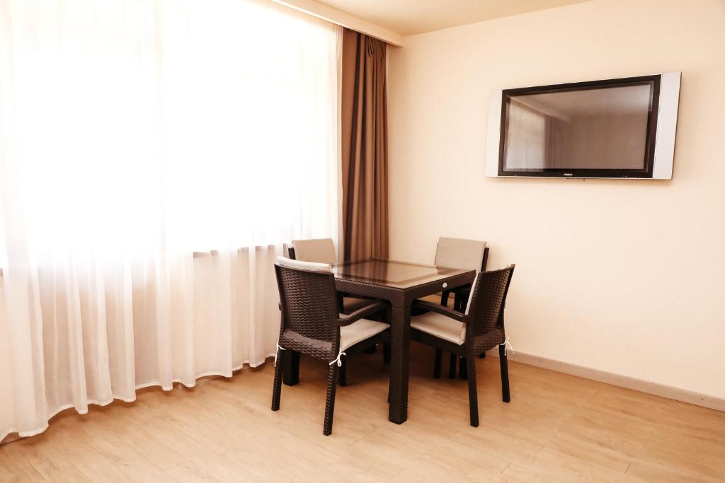 TV a/nebo společenská místnost v ubytování Best Western Bohemian Resort