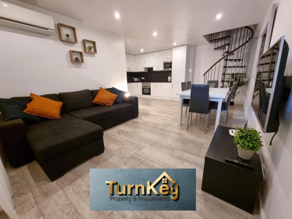 A seating area at 3 Bedroom Apartment Playa Flamenca La Zenia