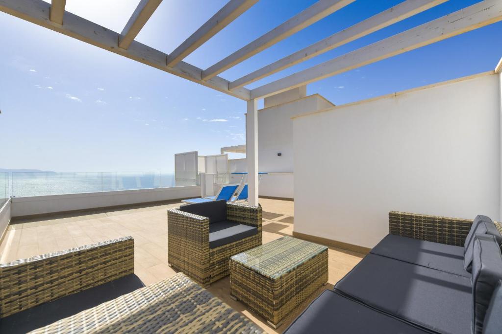 Balkón alebo terasa v ubytovaní Apartamento de lujo con solarium
