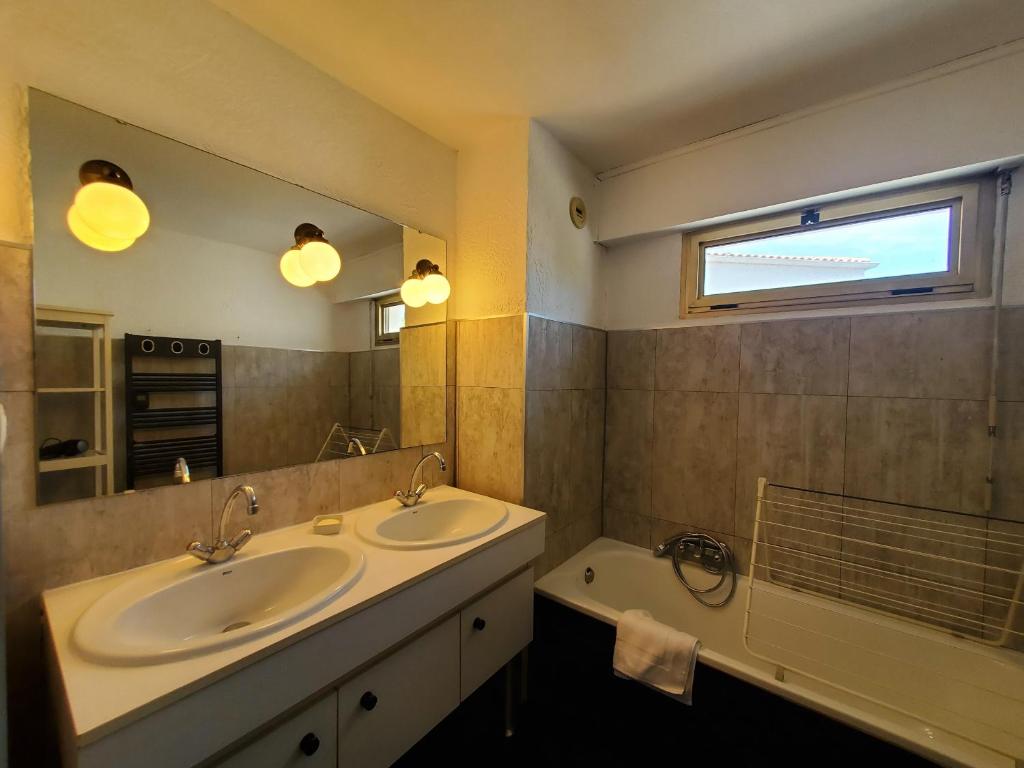 Fotografia z galérie ubytovania FREJUS T3 95 m2 climatise 6 personnes piscine par v destinácii Fréjus