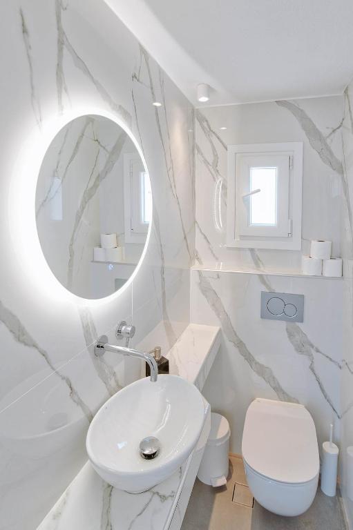Koupelna v ubytování Nautica suites - Grand Suite with jacuzzi