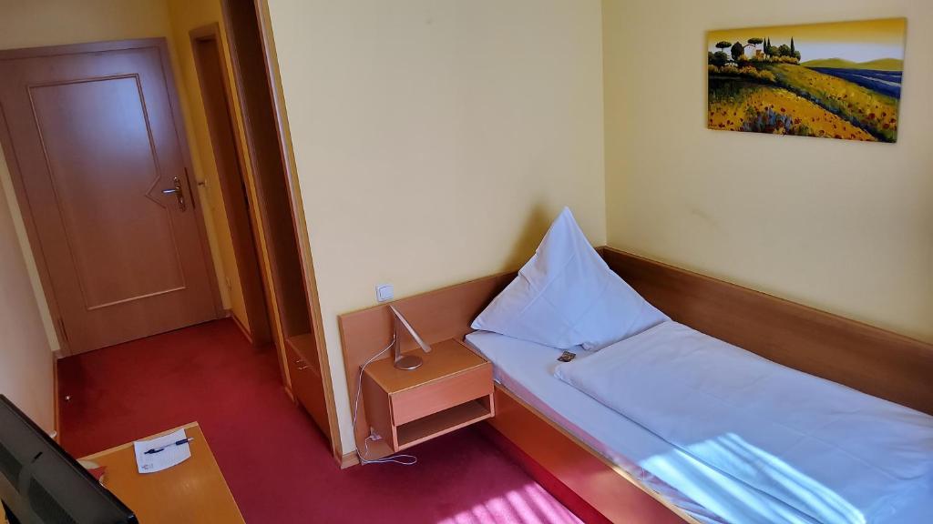 Hotel-Café 3 Kronen - Single Room With Shower