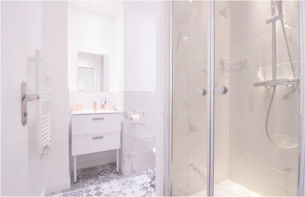 Kúpeľňa v ubytovaní Bel appartement idéalement situé - Tour Eiffel