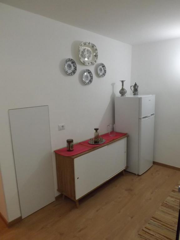 A kitchen or kitchenette at Via Roma 28