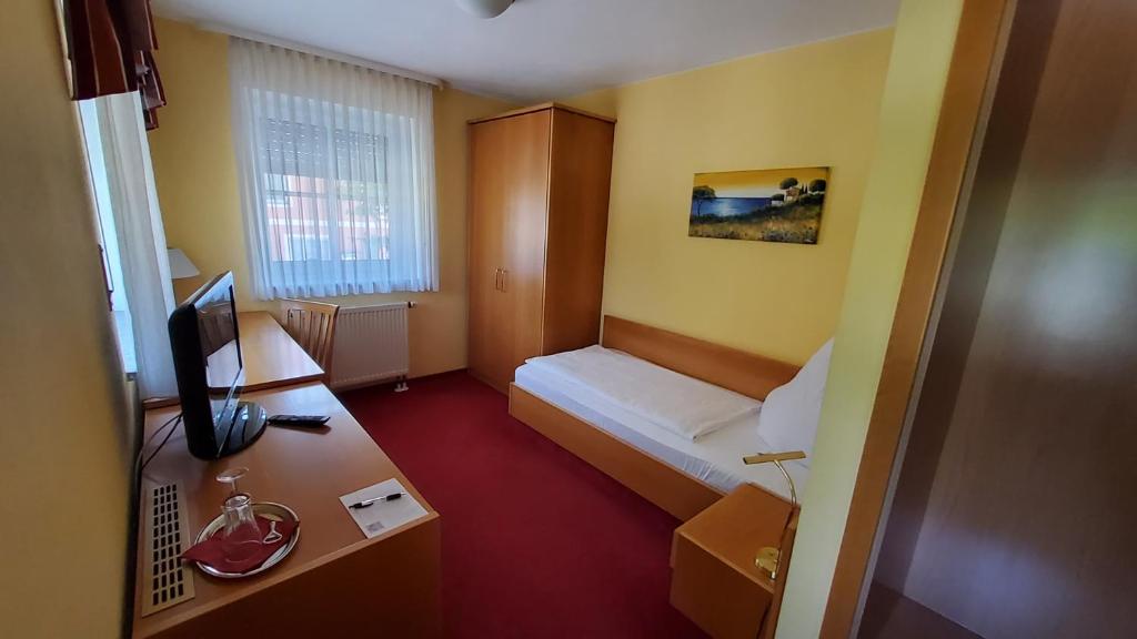 Hotel-Café 3 Kronen - Single Room With Shower