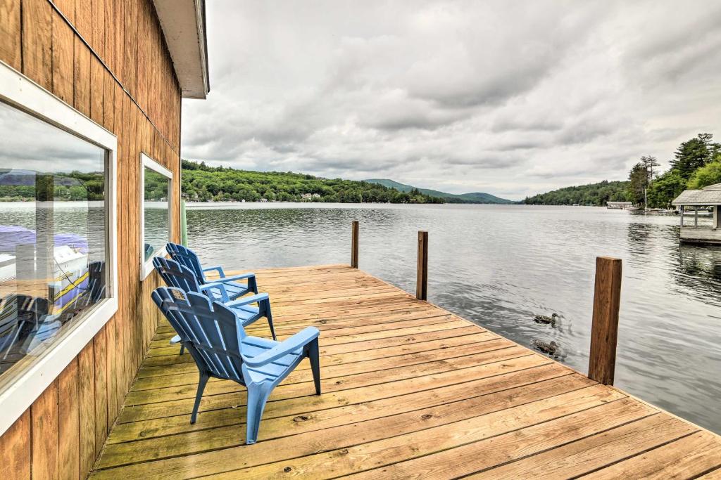 Lakefront Alton Bay Retreat with Dock Near Beaches!, Alton Bay (updated