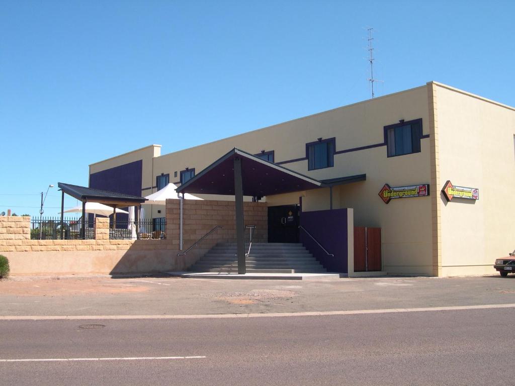 صورة لـ New Whyalla Hotel في وايالا