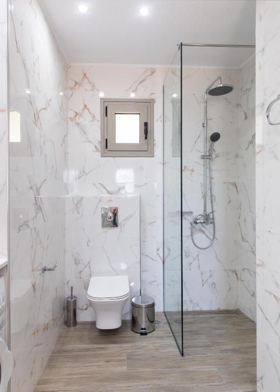 A bathroom at Nikolaos Apartment