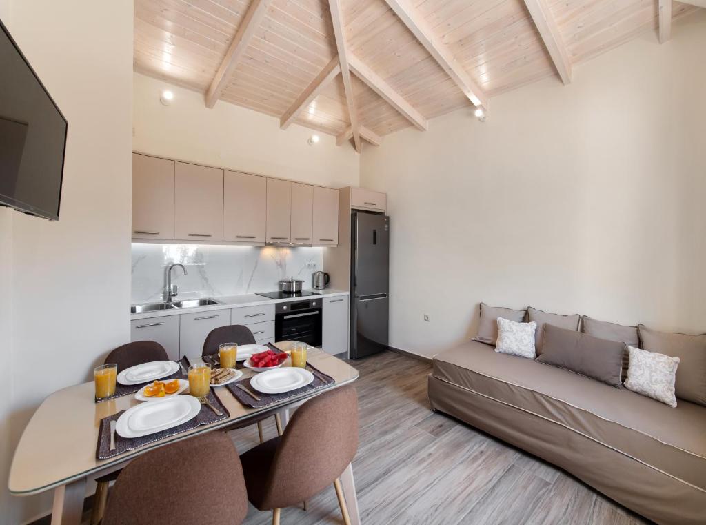 A kitchen or kitchenette at Nikolaos Apartment