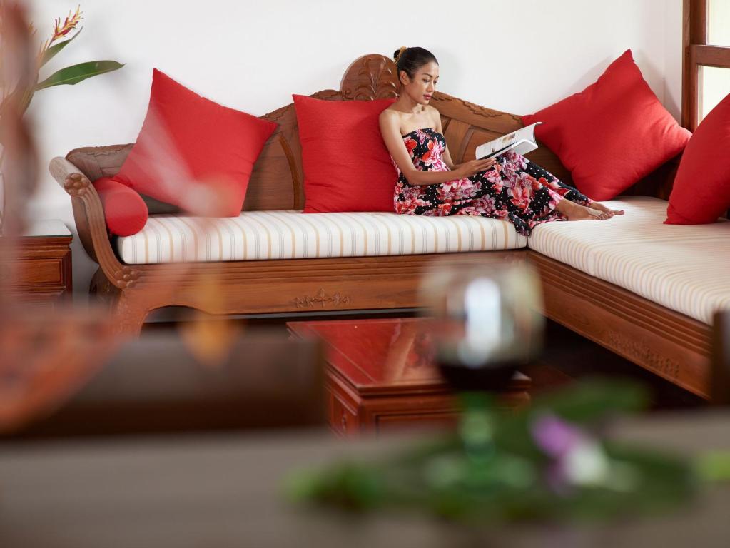 Sara Beachfront Boutique Resort - Sala De Clubes Con Vista Al Mar