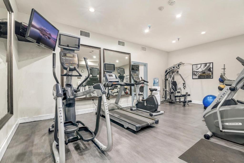 Fitness centrum a/nebo fitness zařízení v ubytování Staybridge Suites Tyler University Area by IHG