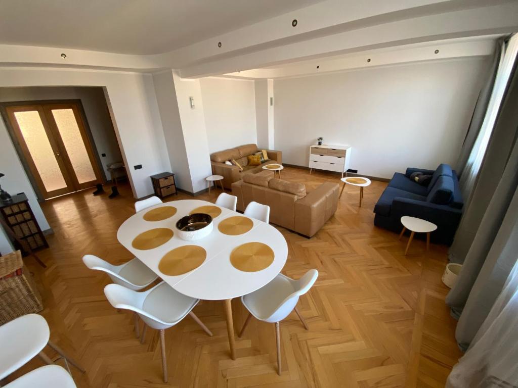 Liepaja Center Apartment - Twee Slaapkamers Appartement