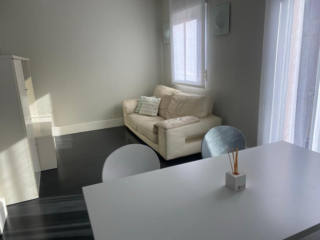 Posezení v ubytování Apartamentos Logroño centro, TIC TAC, wifi