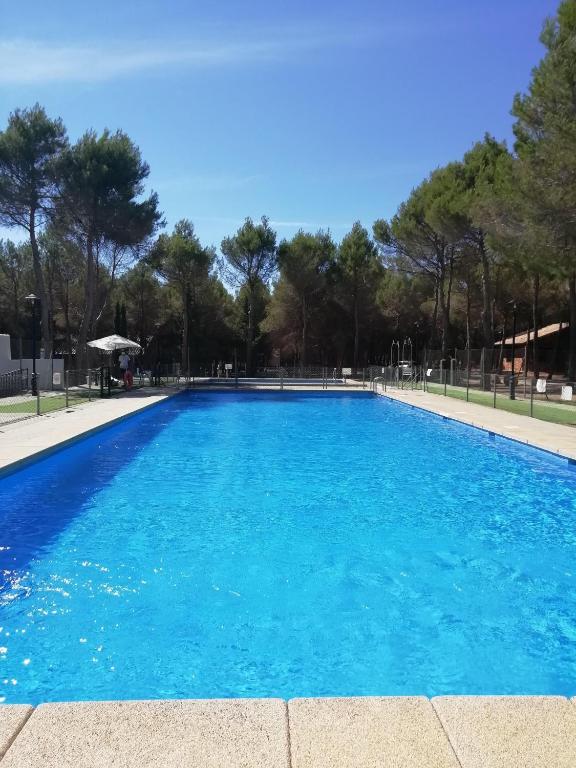 Bazén v ubytování casas rurales la lagunilla nebo v jeho okolí