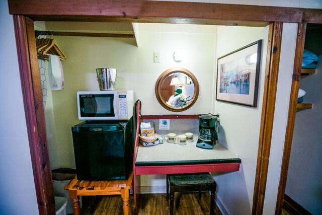 Outside Inn - Double Or Twin Room With Extra Bed