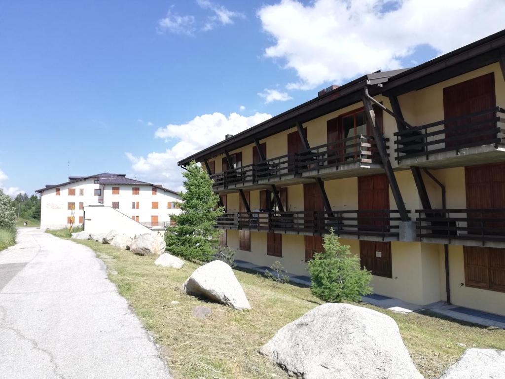 Budynek, w którym mieści się apartament
