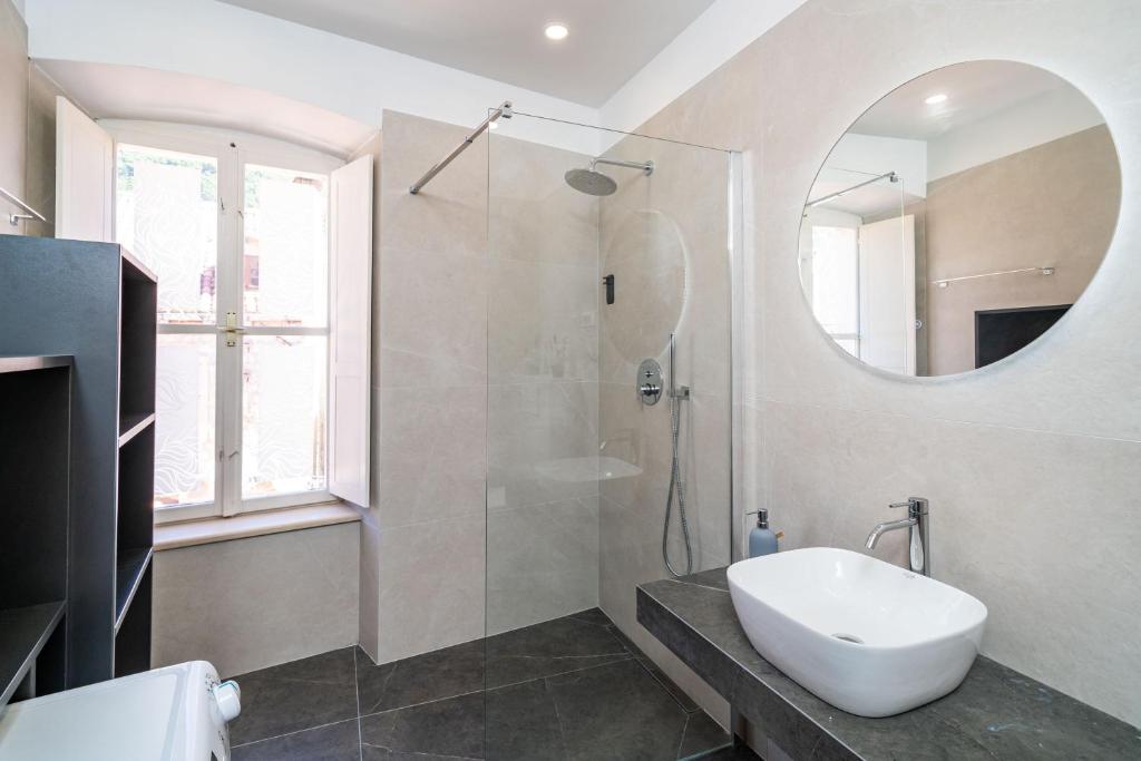 Kúpeľňa v ubytovaní Luxury apartment Petra with terrace and city view