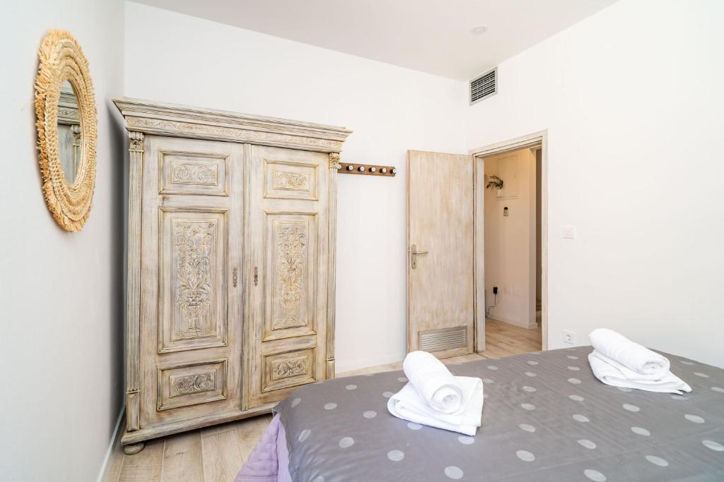 Posteľ alebo postele v izbe v ubytovaní Luxury apartment Petra with terrace and city view