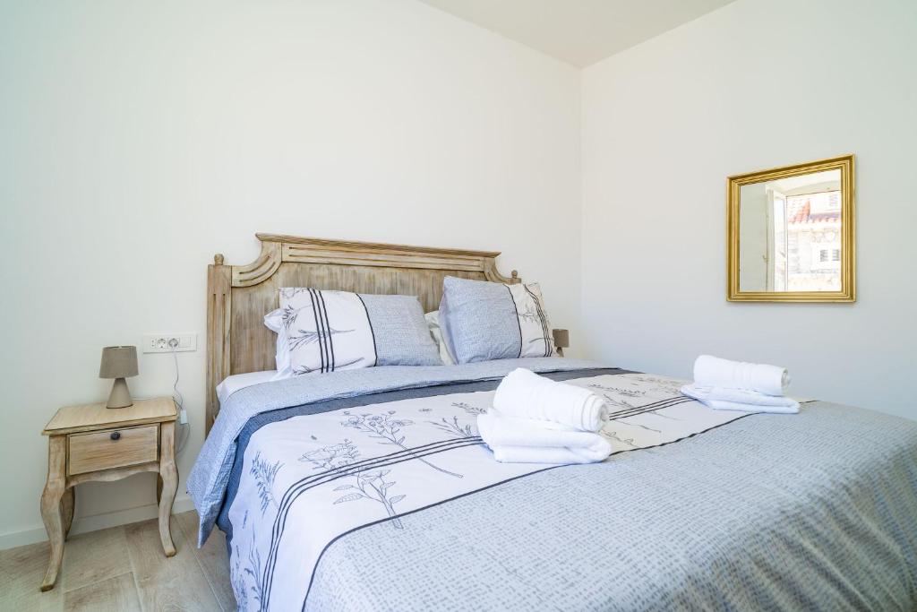 Posteľ alebo postele v izbe v ubytovaní Luxury apartment Petra with terrace and city view