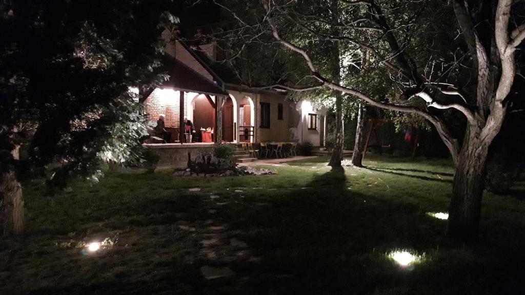 Vonkajšia záhrada v ubytovaní Iriški san