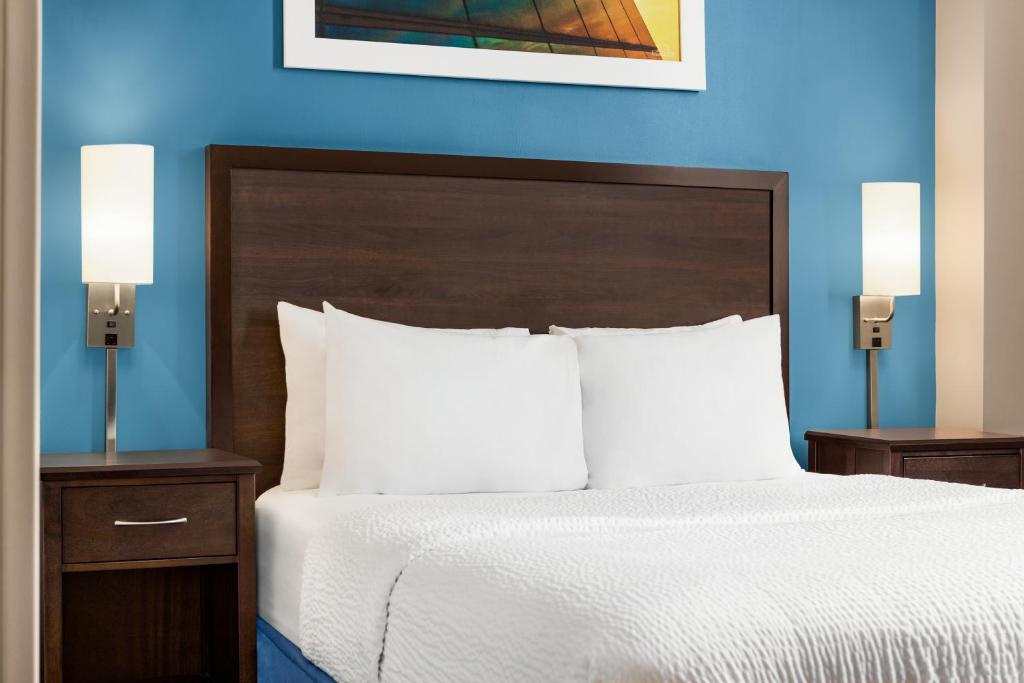 Days Inn by Wyndham Philadelphia Convention Center - Queen Room - Non-Smoking