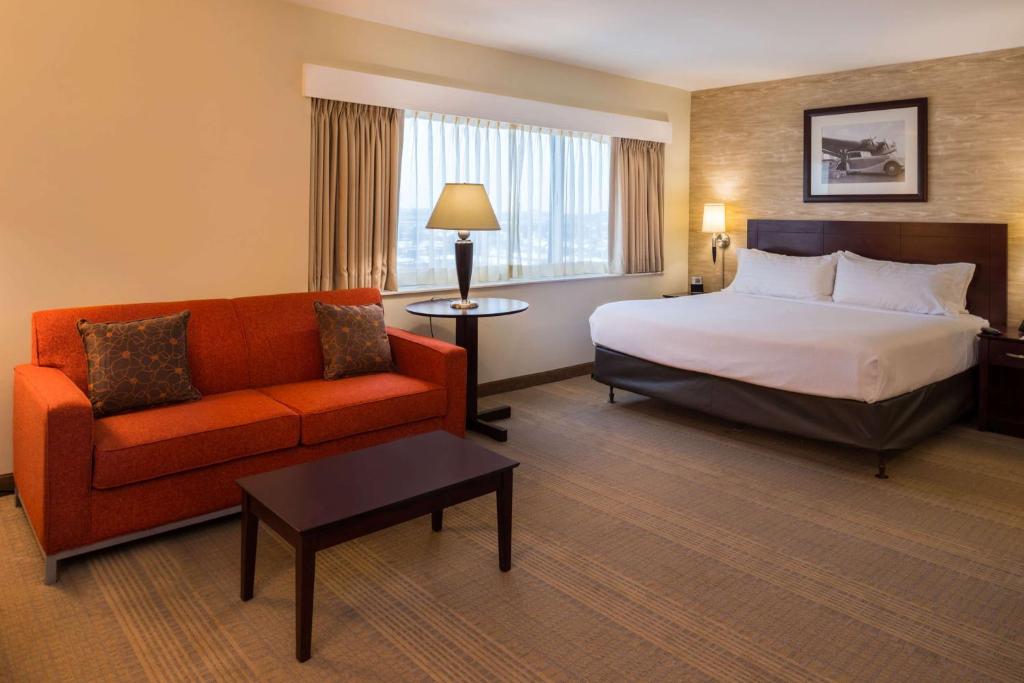 Sonesta Chicago O'Hare Airport Rosemont - Deluxe King Room Met Roll -in Douche - Mobiliteit Toegankelijk
