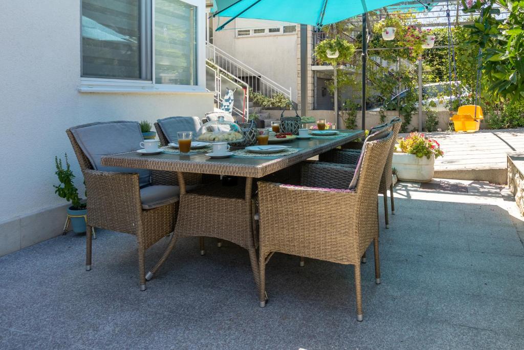 Patio alebo iná vonkajšia časť ubytovania Apartman Citromelo