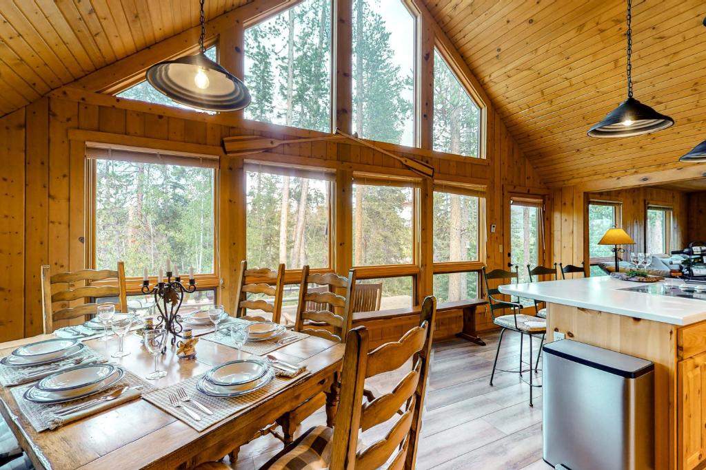 Gallery image of Rocky River Retreat in Grand Lake