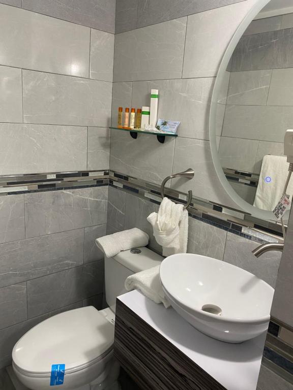 Koupelna v ubytování Itza-Bella Suites