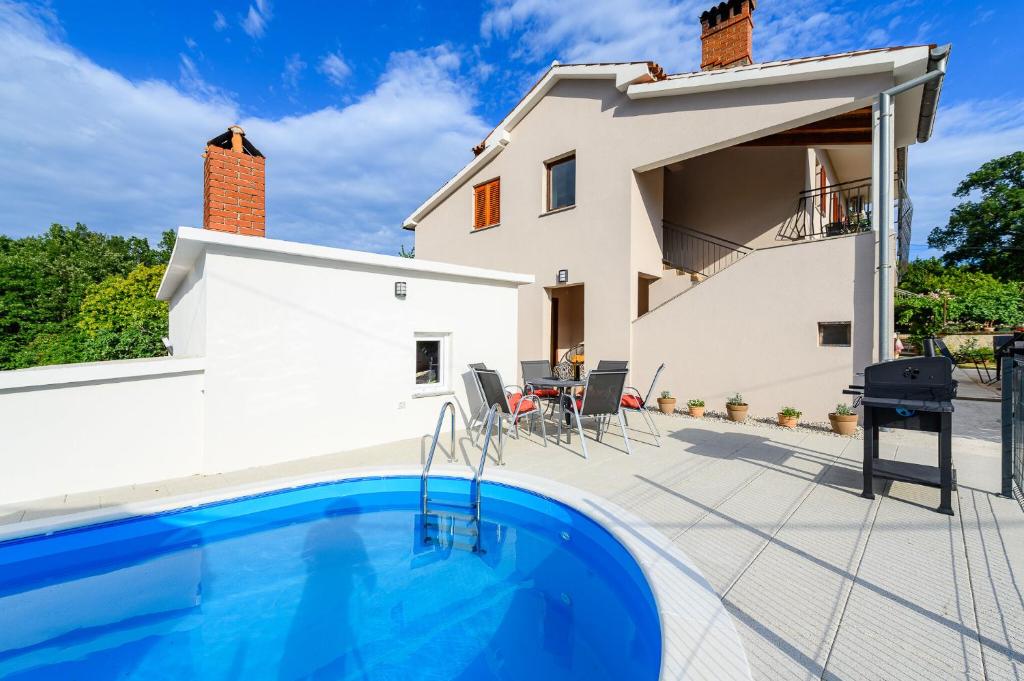 Bazén v ubytovaní Apartment Paradiz alebo v jeho blízkosti