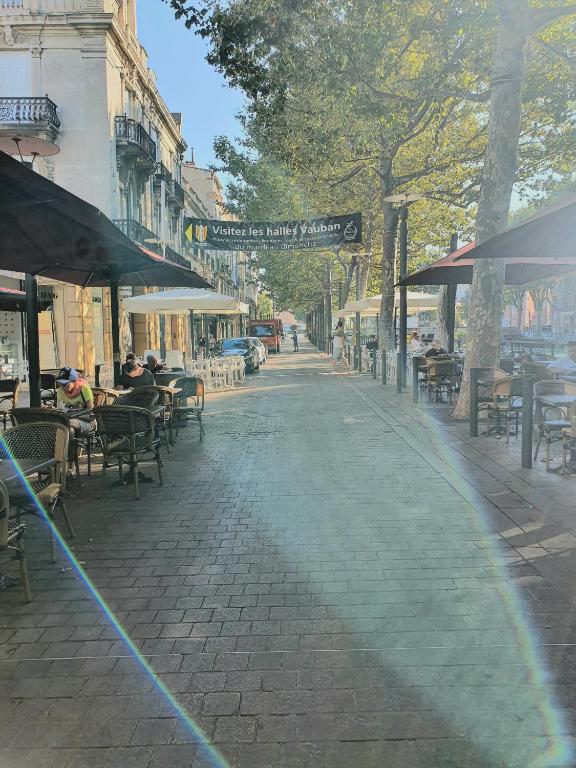 Reštaurácia alebo iné gastronomické zariadenie v ubytovaní Superbe bâtisse de caractère, coeur de ville